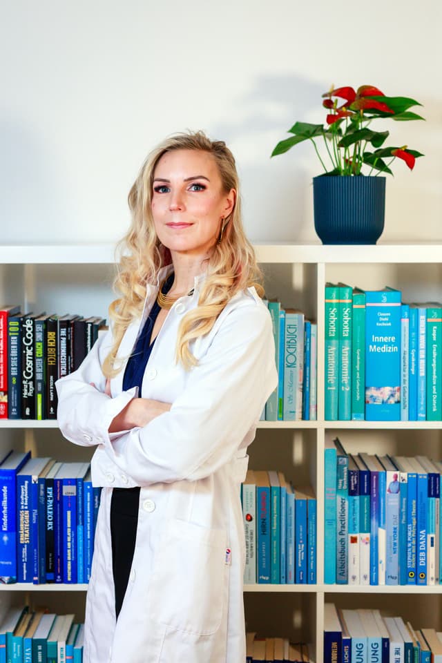 Dr. Simone Koch